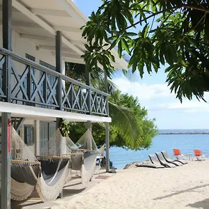 https://coral-reef-beach-aruba.comcaribbean.com